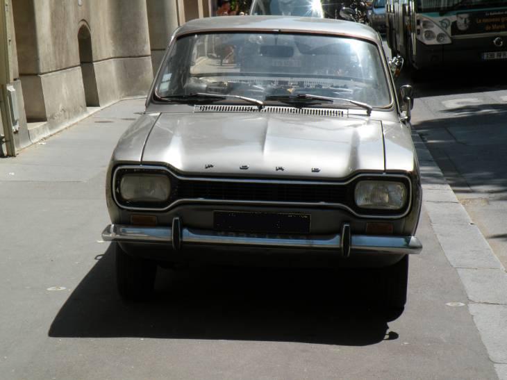  voiture de collection: ford escort , avant